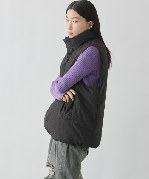 Auntie Rosa Holiday（アンティローザホリデー）の「中綿スタンドベスト（ダウンベスト・レディース・ブラック/ベージュ・FREE）」の7枚目の写真