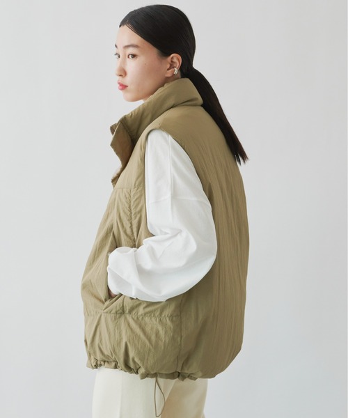 Auntie Rosa Holiday（アンティローザホリデー）の「中綿スタンドベスト（ダウンベスト・レディース・ブラック/ベージュ・FREE）」の20枚目の写真