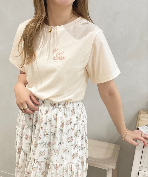 apres jour（アプレジュール）の「ロゴ刺繍Tシャツ【ZOZOTOWN限定アイテム】（Tシャツ/カットソー・レディース・ライトピンク/ブラック/アイボリー/オフホワイト・X-LARGE/フリー）」の6枚目の写真