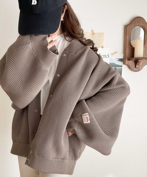 Java（ジャバ）の「《JaVaジャバ コラボ》新触感！軽量ワッフルニットカーディガン（カーディガン/ボレロ・レディース・ブラック/グリーン/アイボリー/モカ/レンガ・MEDIUM/LARGE/X-LARGE）」の15枚目の写真