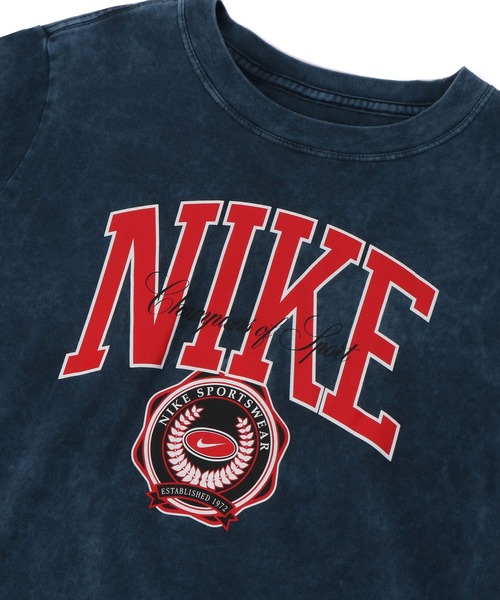 NIKE(ナイキ)の「ナイキ スポーツウェア ウィメンズ Tシャツ / Nike Sportswear Women's T-Shirt(Tシャツ/カットソー・レディース・ネイビー/ゴールド/ブラック・L/M/S/XL/2XL/XS)」の3枚目の写真