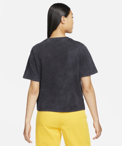 NIKE(ナイキ)の「ナイキ スポーツウェア ウィメンズ Tシャツ / Nike Sportswear Women's T-Shirt(Tシャツ/カットソー・レディース・ネイビー/ゴールド/ブラック・L/M/S/XL/2XL/XS)」の15枚目の写真