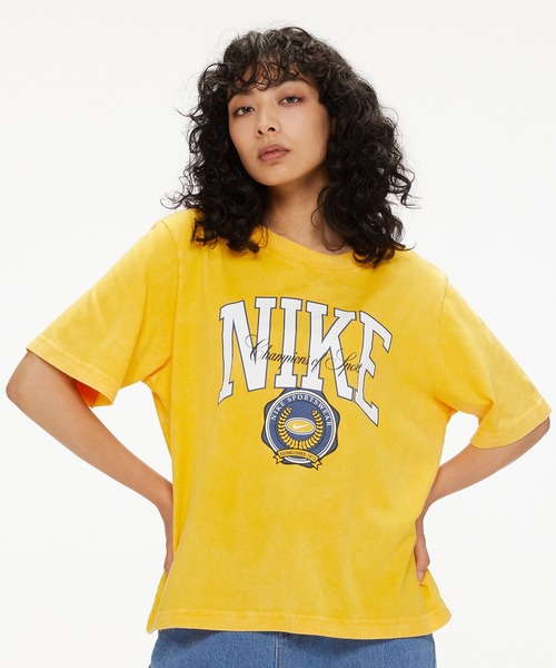 NIKE(ナイキ)の「ナイキ スポーツウェア ウィメンズ Tシャツ / Nike Sportswear Women's T-Shirt(Tシャツ/カットソー・レディース・ネイビー/ゴールド/ブラック・L/M/S/XL/2XL/XS)」の21枚目の写真