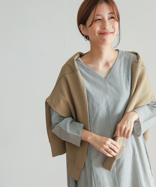 URBAN RESEARCH DOORS(アーバンリサーチドアーズ)の「Vネックストライプフレアワンピース(ワンピース・レディース・ホワイト系その他/ナチュラル・MEDIUM)」の3枚目の写真