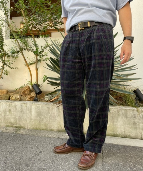 CAL O LINE（キャルオーライン）の「CAL O LINE /キャルオーライン　CORDUROY 2TUCK PANT コーデュロイ2タックパンツ（その他パンツ・メンズ・グリーン・M/L）」の2枚目の写真