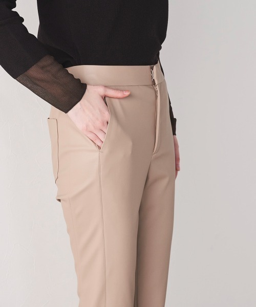 la.f…（ラエフ）の「【WEB別注】ムレないECOストレッチレザーパンツ≪洗濯機で洗える≫（その他パンツ・レディース・ブラック/ベージュ・11号/9号/7号）」の13枚目の写真