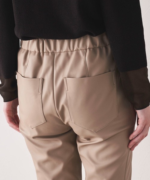 la.f…（ラエフ）の「【WEB別注】ムレないECOストレッチレザーパンツ≪洗濯機で洗える≫（その他パンツ・レディース・ブラック/ベージュ・11号/9号/7号）」の16枚目の写真