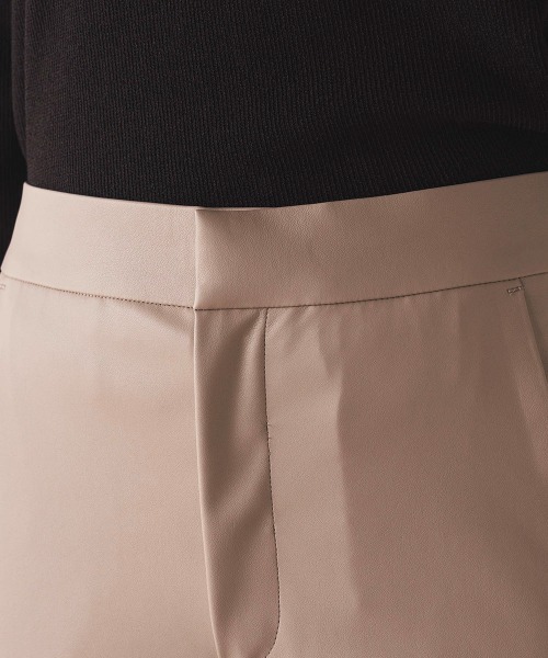 la.f…（ラエフ）の「【WEB別注】ムレないECOストレッチレザーパンツ≪洗濯機で洗える≫（その他パンツ・レディース・ブラック/ベージュ・11号/9号/7号）」の17枚目の写真