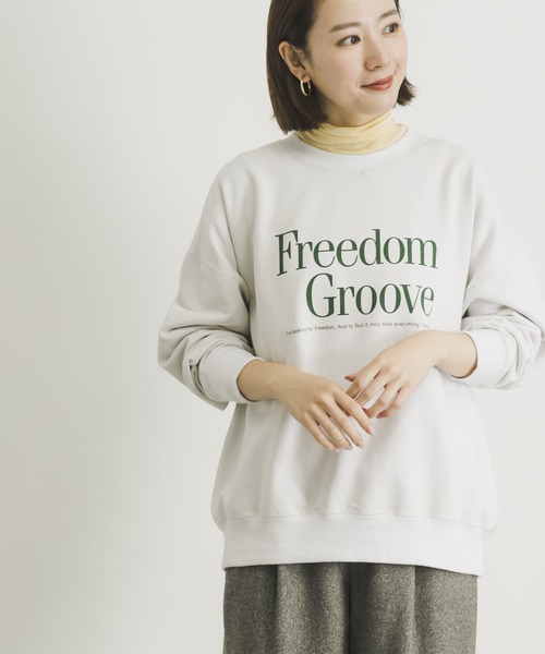 URBAN RESEARCH(アーバンリサーチ)の「裏起毛ロゴスウェット(スウェット・レディース・グリーン系その他/グレー系その他・FREE)」の4枚目の写真