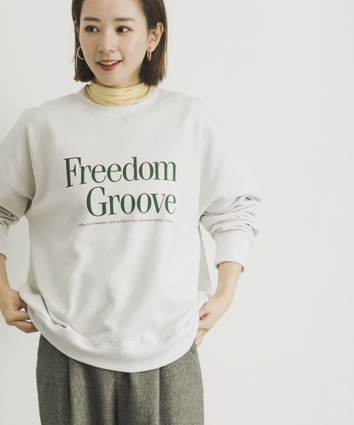 URBAN RESEARCH(アーバンリサーチ)の「裏起毛ロゴスウェット(スウェット・レディース・グリーン系その他/グレー系その他・FREE)」の5枚目の写真