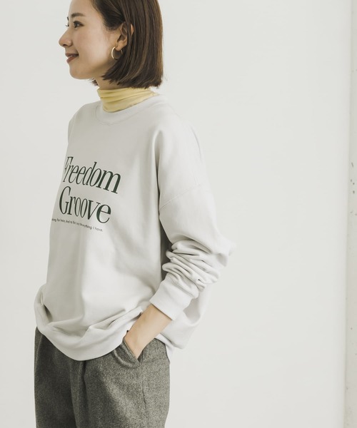 URBAN RESEARCH(アーバンリサーチ)の「裏起毛ロゴスウェット(スウェット・レディース・グリーン系その他/グレー系その他・FREE)」の6枚目の写真