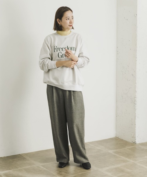 URBAN RESEARCH(アーバンリサーチ)の「裏起毛ロゴスウェット(スウェット・レディース・グリーン系その他/グレー系その他・FREE)」の11枚目の写真