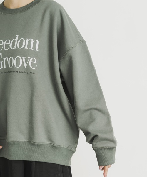 URBAN RESEARCH(アーバンリサーチ)の「裏起毛ロゴスウェット(スウェット・レディース・グリーン系その他/グレー系その他・FREE)」の14枚目の写真