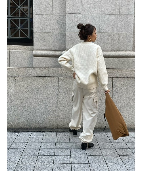 ulu（ウル）の「Round neck knit pullover（ニット/セーター・レディース・ブラック/アイボリー・FREE）」の4枚目の写真