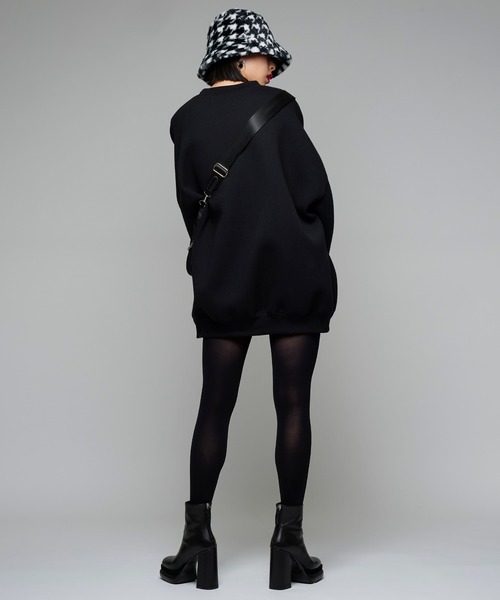 Narcissus(ナルシス)の「【Narcissus】シンプルスウェット(スウェット・レディース・ブラック/ブルー・FREE)」の4枚目の写真