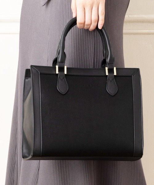 dazzlin(ダズリン)の「dazzlin/ダズリン シュリンク/スムース フラワー柄プリント2wayスクエアハンドバッグ(ハンドバッグ・レディース・アイボリー/ブラック/ベージュ系その他/ブルー系その他/ピンク系その他・FREE)」の3枚目の写真