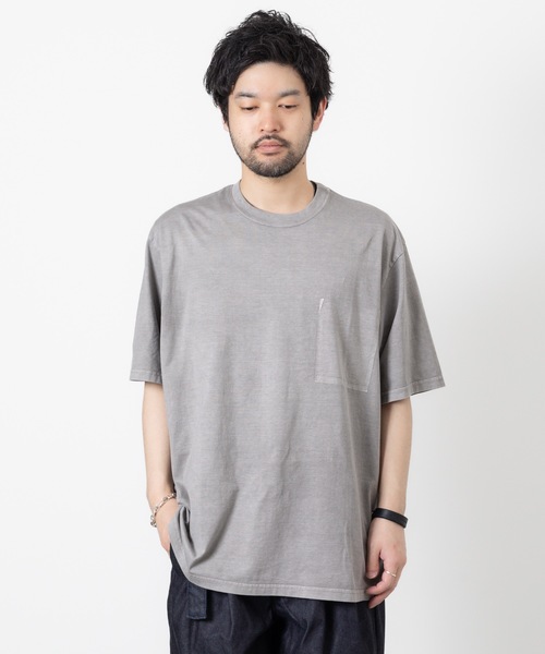 ATTACHMENT（アタッチメント）の「コットンジャージ ポケットレス S/S TEE  /  CO JERSEY POCKETLESS S/S TEE（Tシャツ/カットソー・メンズ・グレー/ブラック・2/1/3）」の3枚目の写真