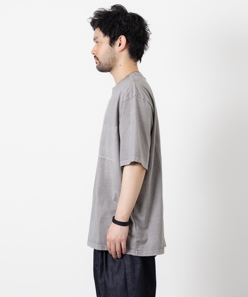 ATTACHMENT（アタッチメント）の「コットンジャージ ポケットレス S/S TEE  /  CO JERSEY POCKETLESS S/S TEE（Tシャツ/カットソー・メンズ・グレー/ブラック・2/1/3）」の5枚目の写真