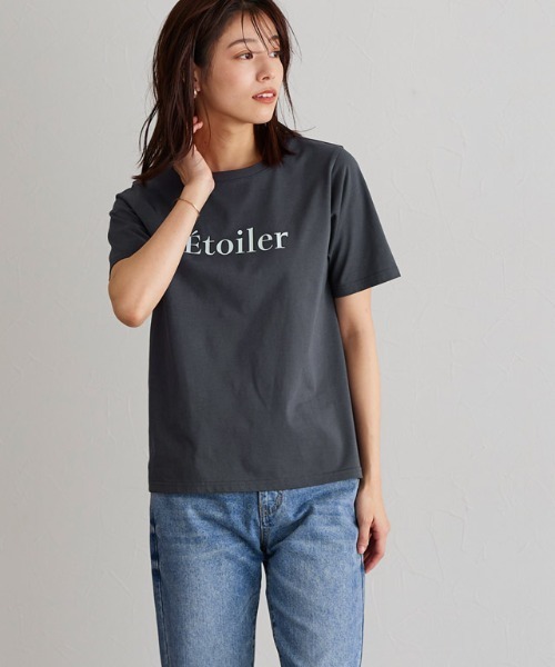 Pierrot（ピエロ）の「【接触冷感・イージーケア】選べるロゴTシャツ（Tシャツ/カットソー・レディース・グレー系その他2/ホワイト系その他/ホワイト系その他2/グレー系その他/ホワイト系その他3/ブルー系その他/ブルー系その他2/ホワイト系4/ホワイト系その他4/ホワイト×シルバー/チャコールグレー×ブラック/ホワイト×ブラック/ホワイト系その他5/ベージュ系その他/ブラック×グレー/ネイビー×ホワイト/ブラック系その他/ベージュ系その他2/グレー系その他3/ブルー系その他3/ホワイト系その他6/ホワイト×ゴールド/ホワイト系その他7/ホワイト系/グレー×ホワイト/ホワイト×グレー/ベージュ系その他3/オフホワイト/ホワイト×ネイビー/ネイビー・L/M）」の18枚目の写真