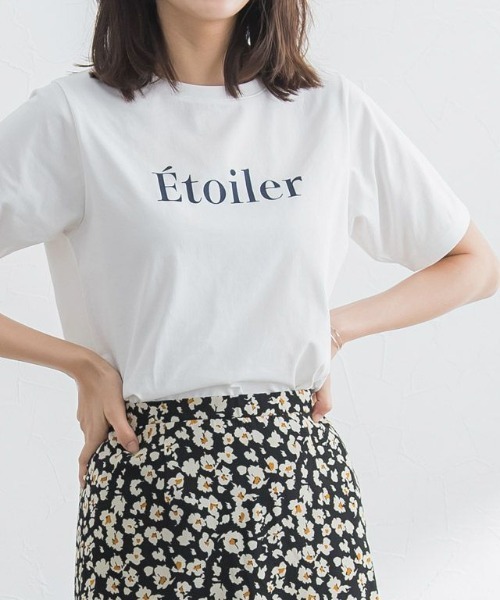 Pierrot（ピエロ）の「【接触冷感・イージーケア】選べるロゴTシャツ（Tシャツ/カットソー・レディース・グレー系その他2/ホワイト系その他/ホワイト系その他2/グレー系その他/ホワイト系その他3/ブルー系その他/ブルー系その他2/ホワイト系4/ホワイト系その他4/ホワイト×シルバー/チャコールグレー×ブラック/ホワイト×ブラック/ホワイト系その他5/ベージュ系その他/ブラック×グレー/ネイビー×ホワイト/ブラック系その他/ベージュ系その他2/グレー系その他3/ブルー系その他3/ホワイト系その他6/ホワイト×ゴールド/ホワイト系その他7/ホワイト系/グレー×ホワイト/ホワイト×グレー/ベージュ系その他3/オフホワイト/ホワイト×ネイビー/ネイビー・L/M）」の9枚目の写真