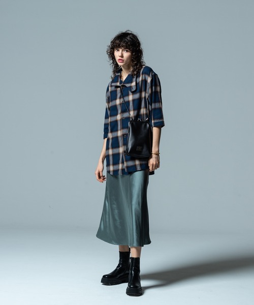 glamb（グラム）の「Metal Clasp Sacoche Bag / メタルクラスプ
