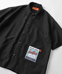 UNIVERSAL OVERALL（ユニバーサルオーバーオール）の「【UNIVERSAL OVERALL/ユニバーサルオーバーオール】ビッグシルエット ワンポイントピスネーム DRY TWILL COVERALL HALF SLEEVE (カバーオール ハーフスリーブ)/半袖シャツ（シャツ/ブラウス・レディース）」