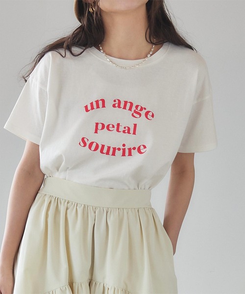 titivate(ティティベイト)の「デザインプリントロゴTシャツ(Tシャツ/カットソー・レディース・ホワイト系その他/グレー系その他/ホワイト系その他2・FREE)」の2枚目の写真