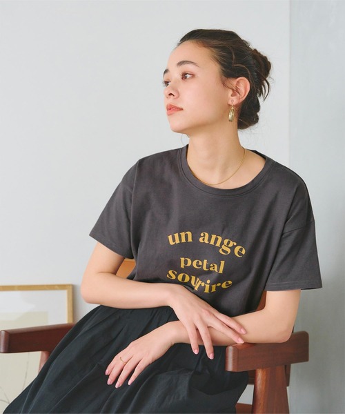 titivate(ティティベイト)の「デザインプリントロゴTシャツ(Tシャツ/カットソー・レディース・ホワイト系その他/グレー系その他/ホワイト系その他2・FREE)」の13枚目の写真