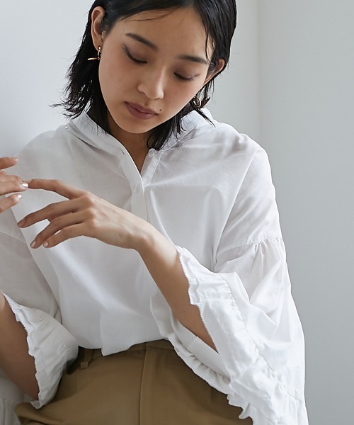 CHIC STYLE（シックスタイル）の「＜大きいサイズ＞綿100％袖フリルスキッパーブラウス シックスタイル（シャツ/ブラウス・レディース・オフホワイト/ブラック・L/LL/3L/4L/5L）」の3枚目の写真