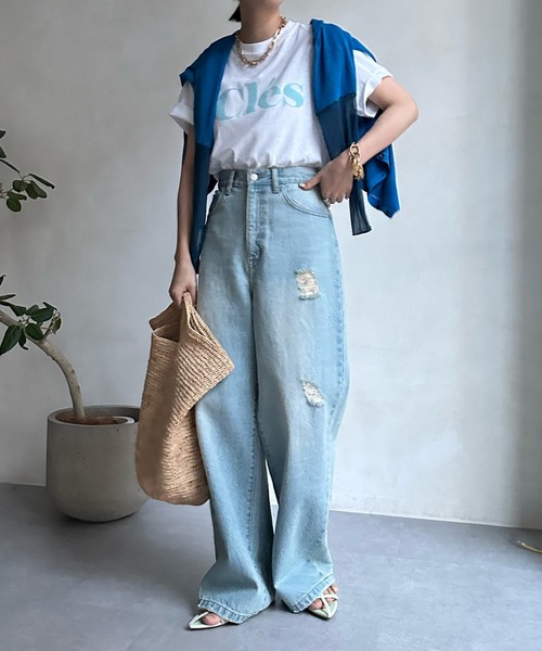 DouDou(ドゥドゥ)の「【WEB限定】ClesフロッキーロゴTEE(Tシャツ/カットソー・レディース・ベージュ/ホワイト/チャコールグレー/オフホワイト・FREE)」の14枚目の写真