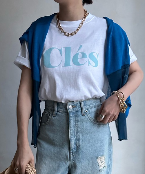 DouDou(ドゥドゥ)の「【WEB限定】ClesフロッキーロゴTEE(Tシャツ/カットソー・レディース・ベージュ/ホワイト/チャコールグレー/オフホワイト・FREE)」の15枚目の写真