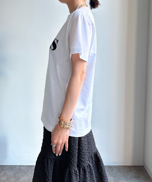 DouDou(ドゥドゥ)の「【WEB限定】ClesフロッキーロゴTEE(Tシャツ/カットソー・レディース・ベージュ/ホワイト/チャコールグレー/オフホワイト・FREE)」の7枚目の写真