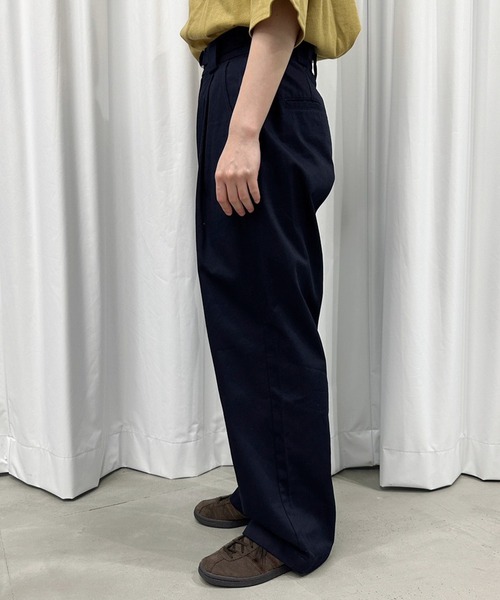 MUHET（ミュエータ）の「ベルト付きチノパンツ（チノパンツ・レディース・オフホワイト/ネイビー/ベージュ・SMALL/MEDIUM/X-LARGE）」の7枚目の写真