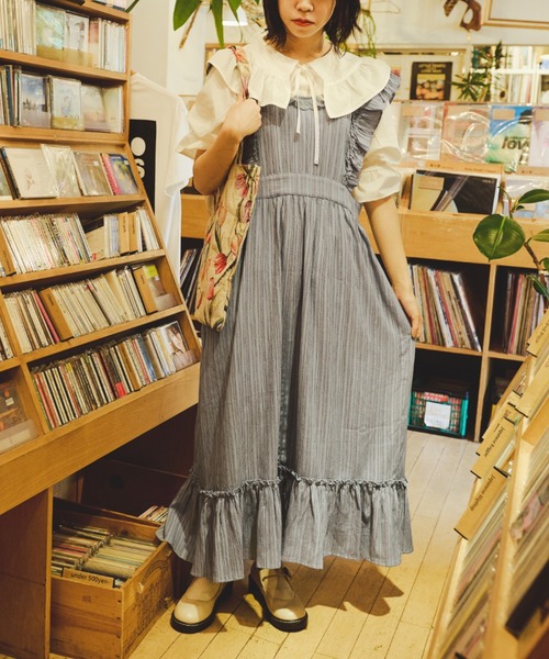 kutir(クティール)の「【クティールとレトロ】2WAYフリルキャミワンピース(ワンピース・レディース・オフホワイト/ブラック/ブルー・MEDIUM/SMALL/LARGE)」の3枚目の写真