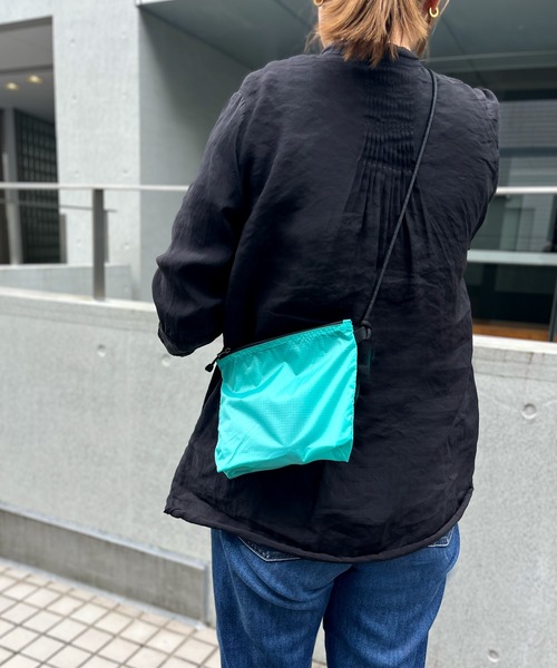 United Athle（ユナイテッドアスレ）の「【UNITED ATHLE】ユナイテッドアスレ ライトナイロン リップストップ サコッシュ 1420（ショルダーバッグ・レディース・オリーブ/ダークベージュ/オフホワイト/ネイビー/ブラック/オレンジ/ミント・FREE）」の6枚目の写真