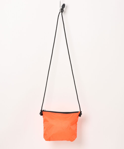 United Athle（ユナイテッドアスレ）の「【UNITED ATHLE】ユナイテッドアスレ ライトナイロン リップストップ サコッシュ 1420（ショルダーバッグ・レディース・オリーブ/ダークベージュ/オフホワイト/ネイビー/ブラック/オレンジ/ミント・FREE）」の17枚目の写真