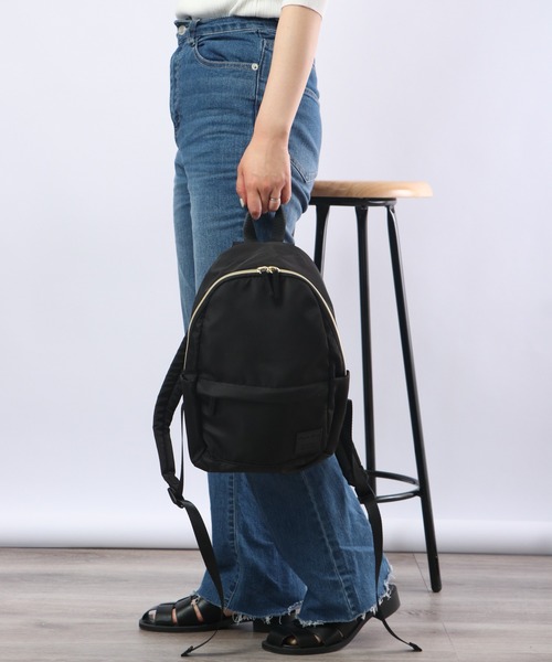 Legato Largo（レガートラルゴ）の「LegatoLargo　シルキー　撥水ポリミニリュック（バックパック/リュック・レディース・グリーン/ベージュ/グレー/ブラック・FREE）」の7枚目の写真
