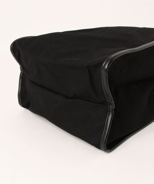 CONVERSE（コンバース）の「CONVERSE　ARCH LOGO TOTE BAG L（トートバッグ・メンズ・ブラック/オフホワイト・FREE）」の4枚目の写真