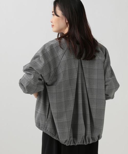 Elura(エルーラ)の「サマ見えコクーンブルゾン(ブルゾン・レディース・グレイッシュベージュ/ブラック/ブラック系その他・MEDIUM/LARGE)」の7枚目の写真