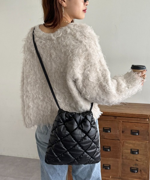 DISCOAT(ディスコート)の「キルティング巾着バッグ(ショルダーバッグ・レディース・ブラック・FREE)」の8枚目の写真