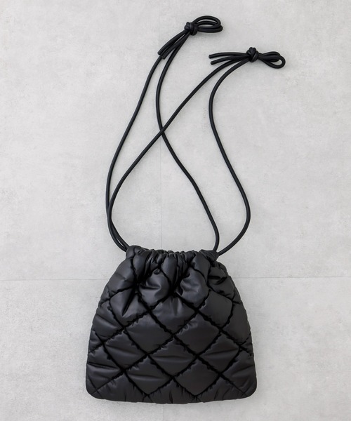 DISCOAT(ディスコート)の「キルティング巾着バッグ(ショルダーバッグ・レディース・ブラック・FREE)」の11枚目の写真