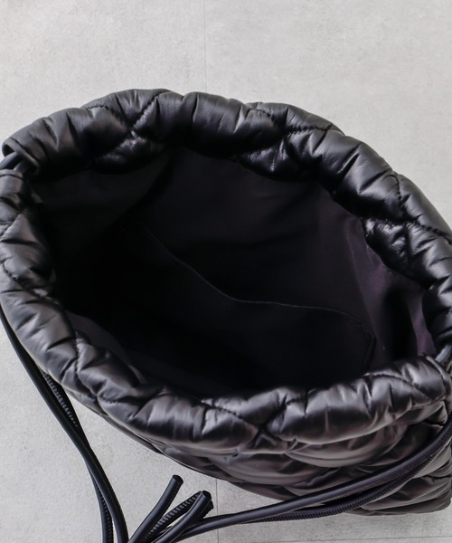 DISCOAT(ディスコート)の「キルティング巾着バッグ(ショルダーバッグ・レディース・ブラック・FREE)」の12枚目の写真