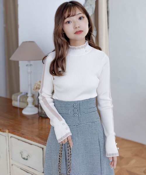 clear（クリア）の「シアーフリルネックリブニットトップス（ニット