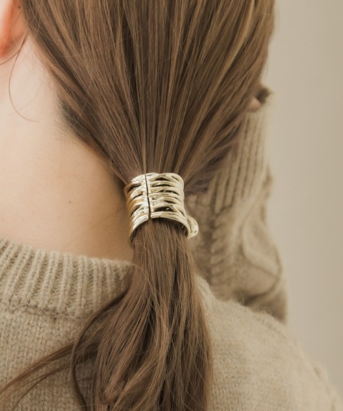 SMELLY(スメリー)の「メタルモヨウバンス(バレッタ/ヘアクリップ・レディース・ゴールド・-)」の4枚目の写真