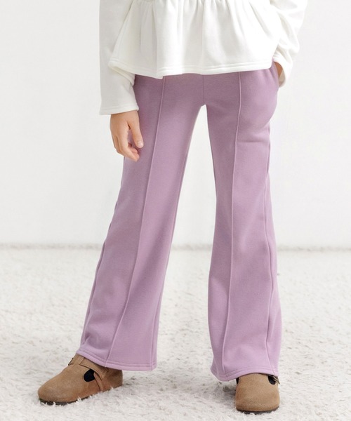 Bee des Bee(ビーデスビー)の「裏起毛 センタータック入りフレアパンツ(スウェットパンツ・キッズ・ブラック/パープル系/グレイッシュベージュ/チャコール/杢グレー・110cm/130cm/140cm/150cm/120cm/100cm)」の1枚目の写真