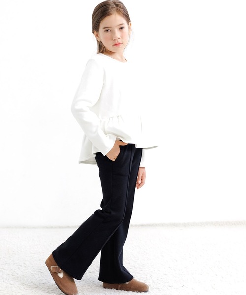 Bee des Bee(ビーデスビー)の「裏起毛 センタータック入りフレアパンツ(スウェットパンツ・キッズ・ブラック/パープル系/グレイッシュベージュ/チャコール/杢グレー・110cm/130cm/140cm/150cm/120cm/100cm)」の6枚目の写真