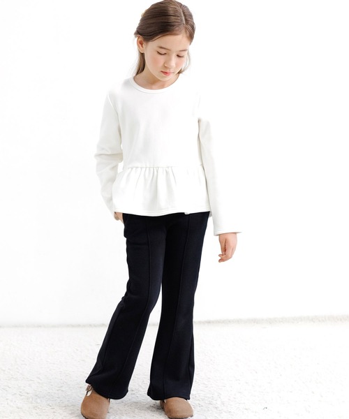 Bee des Bee(ビーデスビー)の「裏起毛 センタータック入りフレアパンツ(スウェットパンツ・キッズ・ブラック/パープル系/グレイッシュベージュ/チャコール/杢グレー・110cm/130cm/140cm/150cm/120cm/100cm)」の7枚目の写真