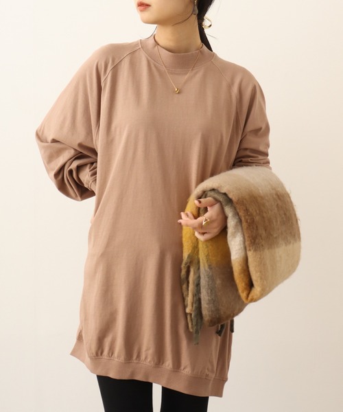 atONE(アットワン)の「atONE オーバーサイズ長袖ラグランTシャツ(Tシャツ/カットソー・レディース・グレイッシュベージュ/オフホワイト/ブラック/チャコールグレー/モカ・4L~5L/M~L/LL~3L)」の20枚目の写真
