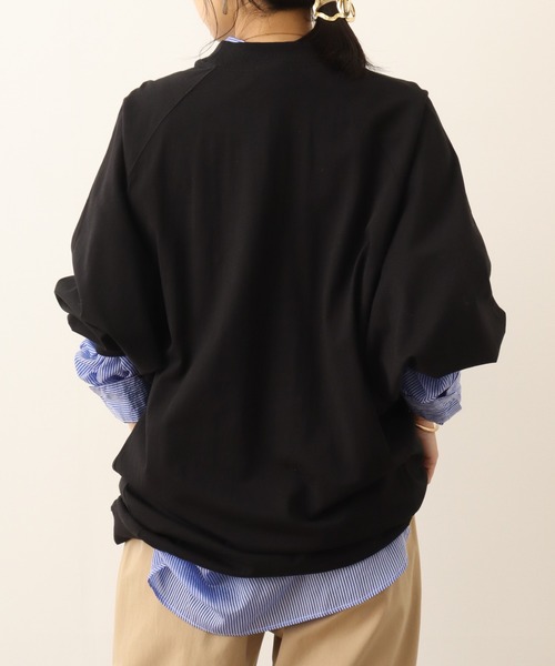atONE(アットワン)の「atONE オーバーサイズ長袖ラグランTシャツ(Tシャツ/カットソー・レディース・グレイッシュベージュ/オフホワイト/ブラック/チャコールグレー/モカ・4L~5L/M~L/LL~3L)」の12枚目の写真