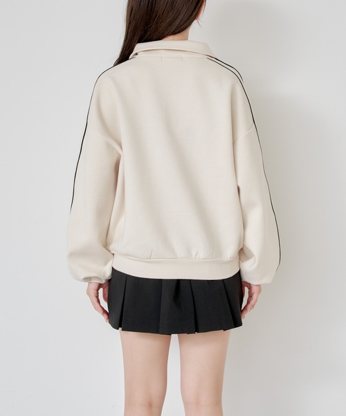 Chico(チコ)の「パイピング刺繍ハーフジップスウェット(スウェット・レディース・アイボリー/ブルー/グレー/グレイッシュベージュ/ネイビー・FREE)」の9枚目の写真